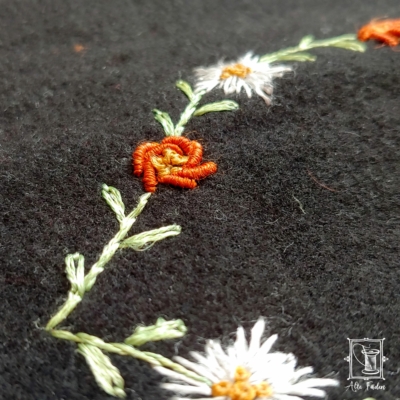 Blumenstickerei, Blüten, Edelweiss, Flower embroidery, heirloom bag, Pompadour bag, Dirndlbeutel, Dirndltasche, Hochzeitsbeutel, Zugbeutel, Dirndlaccessoire