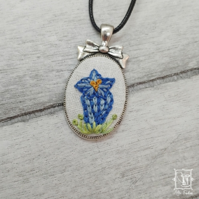 Trachtenschmuck, Trachtenanhänger, Accessoire, Dirndlschmuck, Dirndlkette, Enzian, Traditionsschmuck, Alpenblume